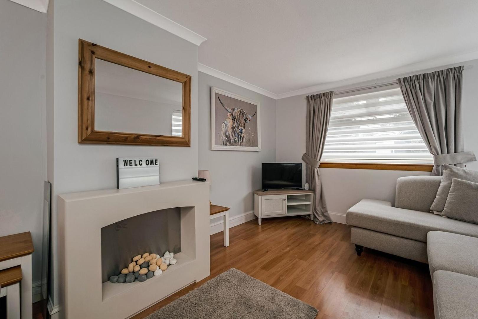 Centrally Situated 1 Bedroom House In كومبيرنولد المظهر الخارجي الصورة