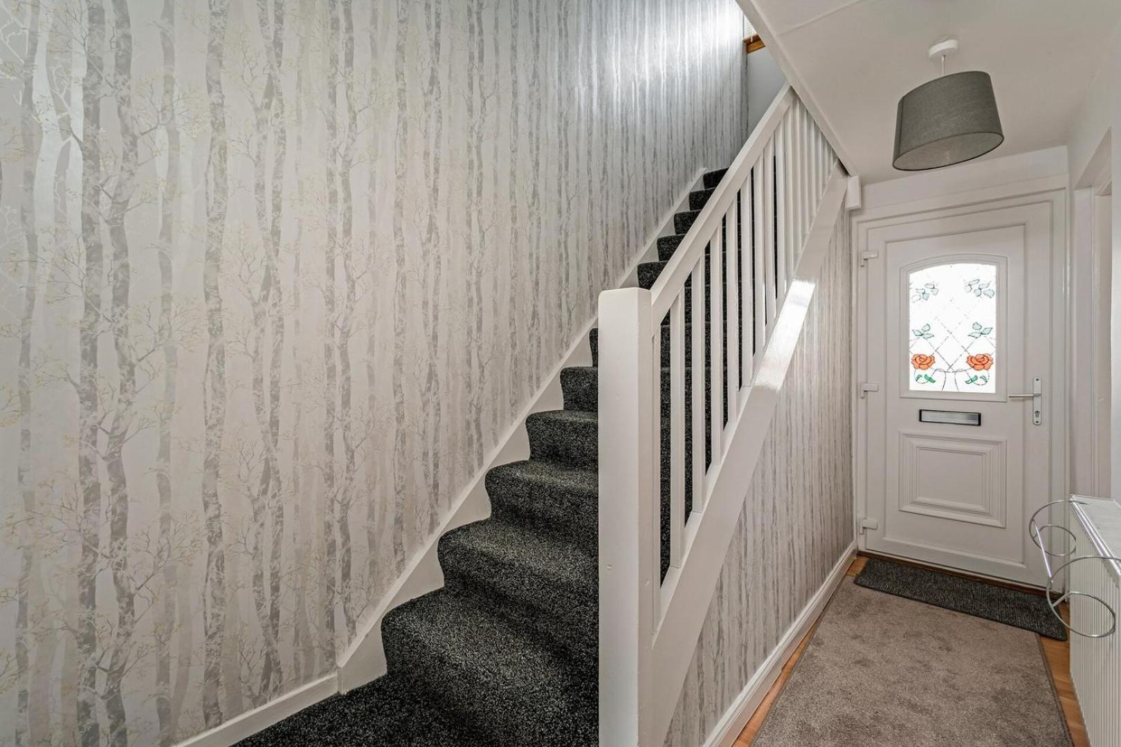 Centrally Situated 1 Bedroom House In كومبيرنولد المظهر الخارجي الصورة